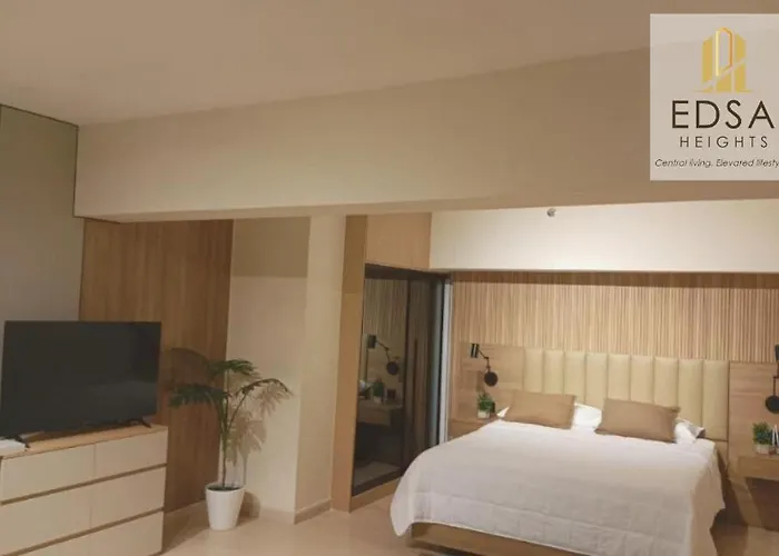 Sophisticated & Spacious Unit At Ama Tower 3415 Apartment