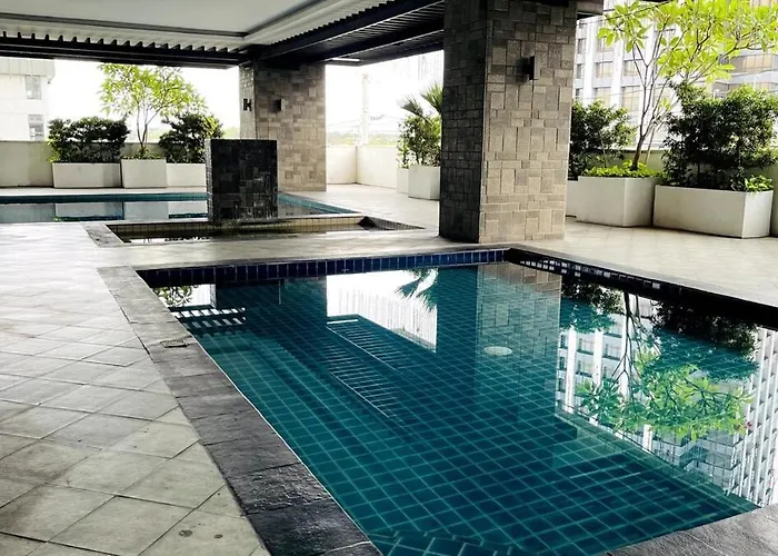 Sophisticated & Spacious Unit At Ama Tower 3415 Manila
