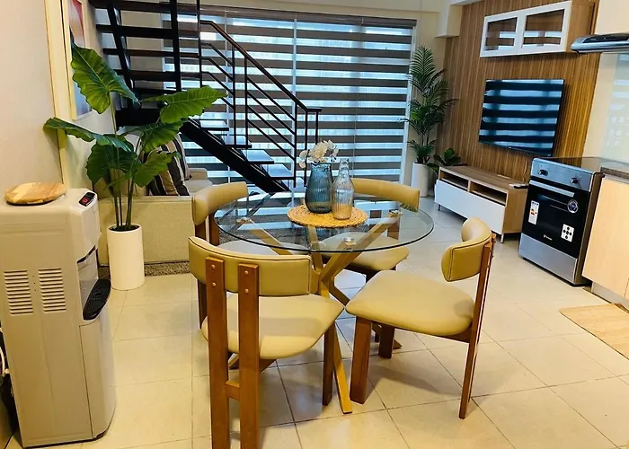 Sophisticated & Spacious Unit At Ama Tower 3415